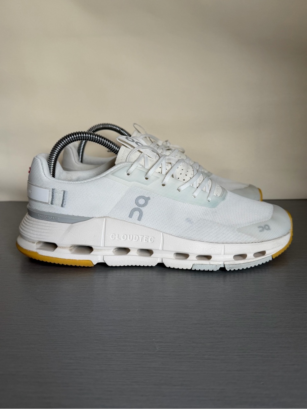 On Cloud CloudNova Form 2 - White with Yellow Accents